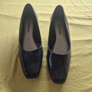 Easy Street Black Women's Square-Toe Pumps